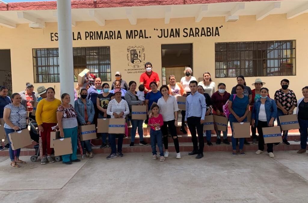 Capacitan con el programa de emprendimiento social a estudiantes de escuelas municipales en zonas rurales