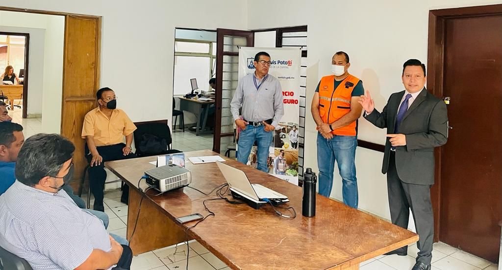 Inspectores de la Dirección de Comercio reciben capacitación en reglamentos de Protección Civil