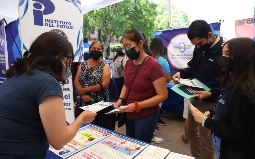 Resaltan vinculación Ayuntamiento-Universidades, a través de la “Feria Universitaria: Emprendiendo tu Futuro”