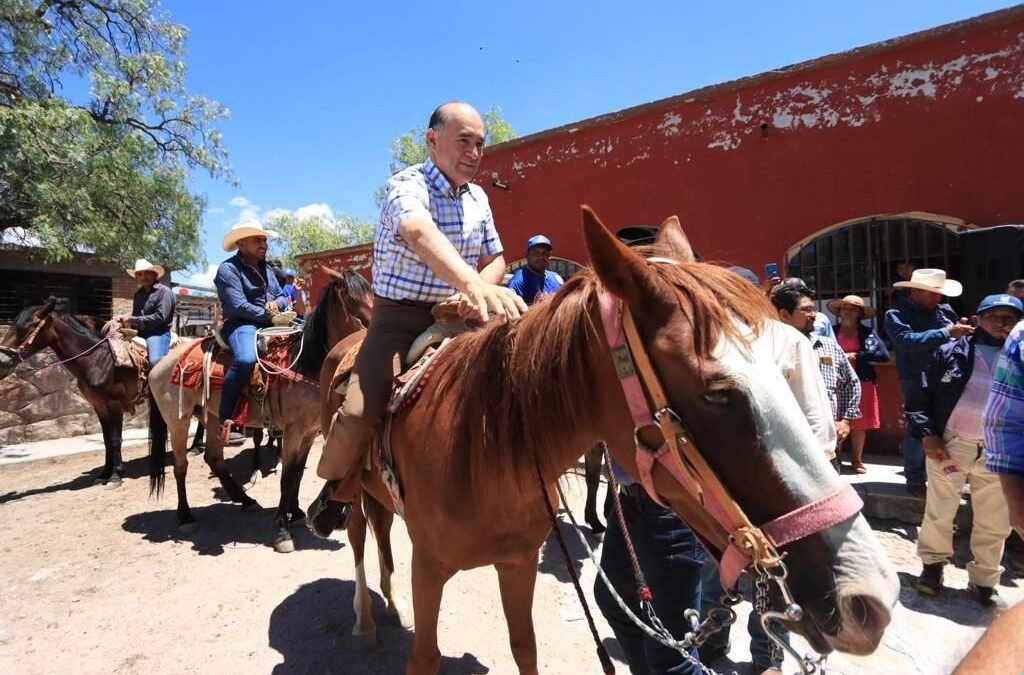 Alcalde Enrique Galindo atiende problemática de las comunidades rurales de Insurgentes, Escalerillas y Mesa de los Conejos