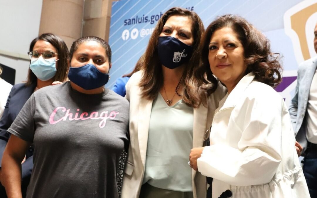 DIF Municipal entrega lentes graduados, a través de «Contigo SÍ por mi salud visual».