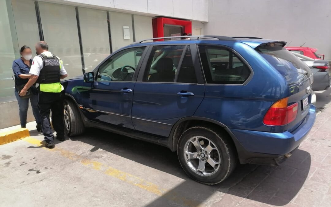 Dos lesionados, saldo de accidente vial en avenida Universidad