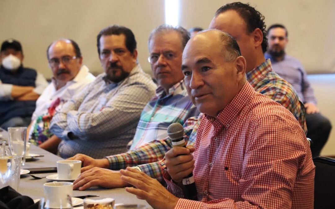 Alcalde Enrique Galindo trabaja conjuntamente Canadevi para garantizar agua en futuros fraccionamientos