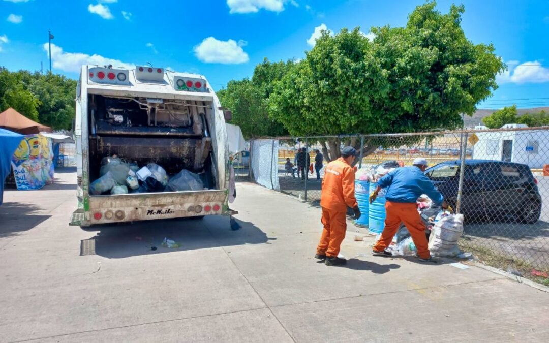 Por primera vez, Ayuntamiento ayuda con la recolección de basura fuera de la Fenapo