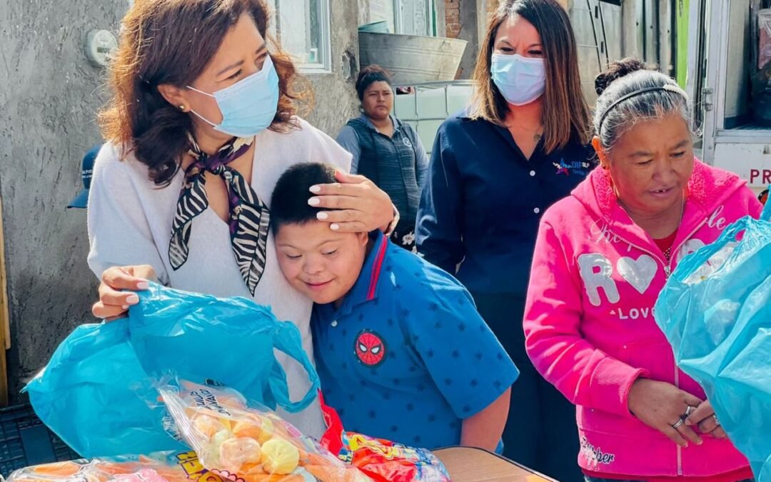 El Sistema Municipal DIF, a través del Voluntariado, entregó apoyos a familias de la delegación de La Pila