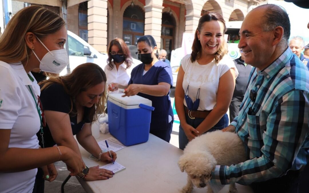 Comenzó la jornada de vacunación antirrábica para perros y gatos, del Gobierno de la Capital