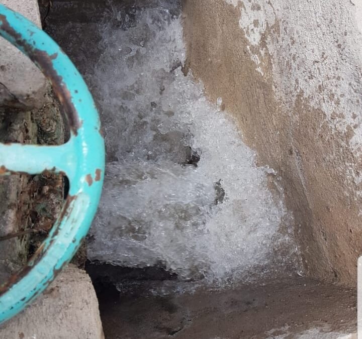 TRAS REPORTES DE AGUA TURBIA, INTERAPAS REALIZA PRUEBAS DE CALIDAD A LÍQUIDO PROVENIENTE DE EL REALITO