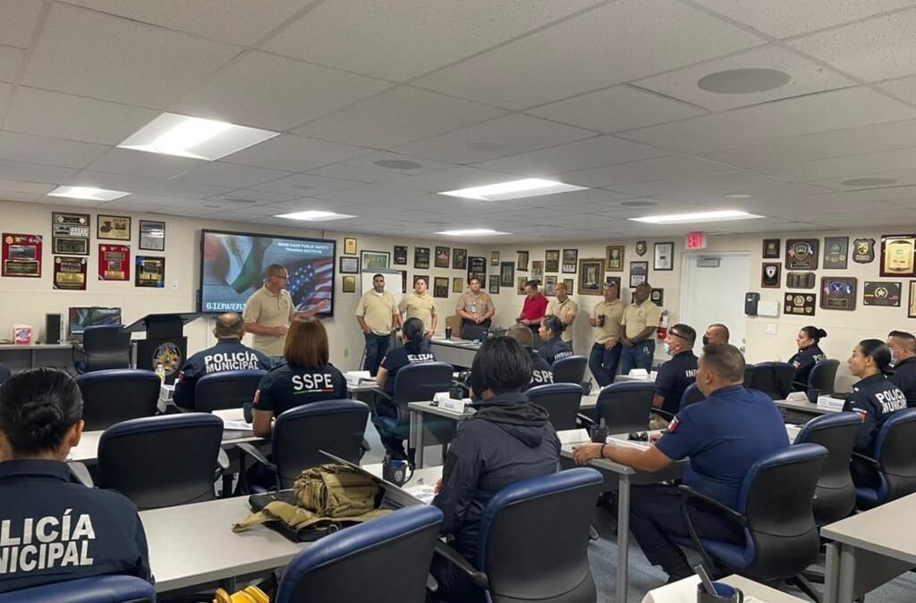 Agentes municipales reciben capacitación en Miami, Florida