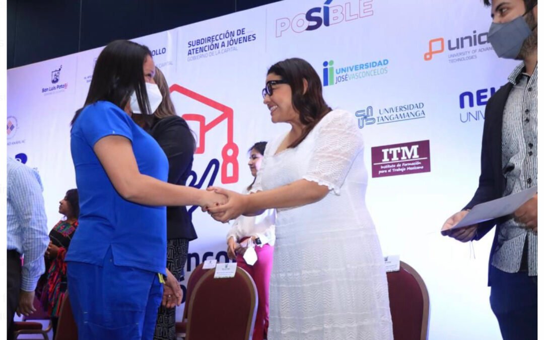 Regidora Daniela Cid respalda continuidad de las becas para estudiantes universitarios durante el próximo año.