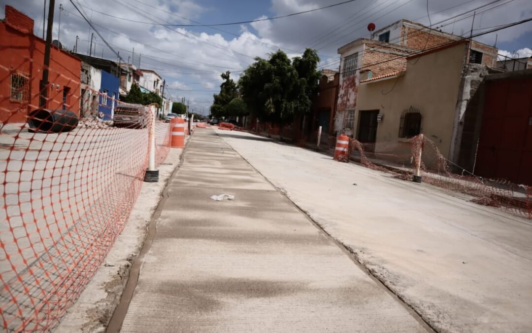 RESUELVE INTERAPAS PROBLEMA DE AGUAS NEGRAS EN CALLES DE SAN SEBASTIÁN