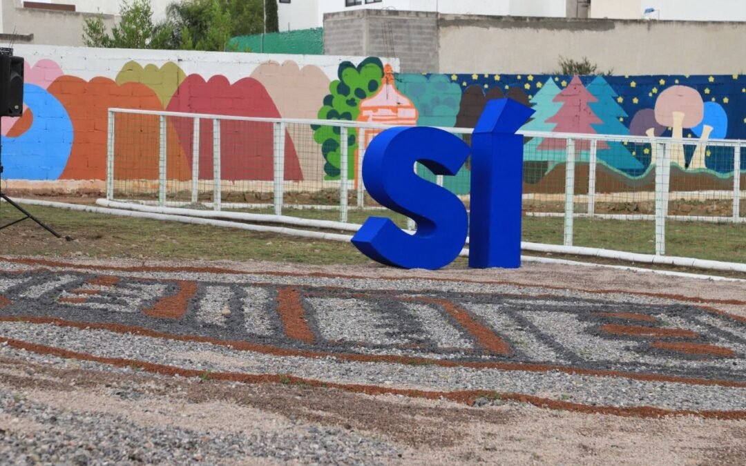 Alcalde Enrique Galindo entrega a la ciudadanía de la zona poniente de la Capital, un nuevo parque para mascotas