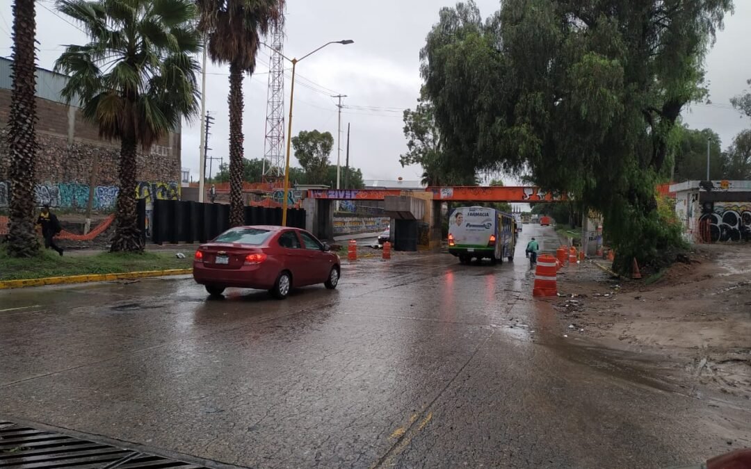 ATIENDE INTERAPAS ZONAS ANEGADAS POR LLUVIAS REGISTRADAS DURANTE LA MADRUGADA DE ESTE JUEVES