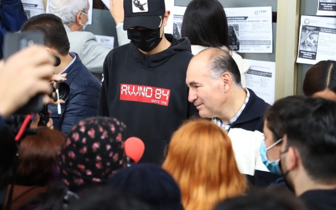 Alcalde Enrique Galindo atiende a estudiantes de la Facultad de Derecho