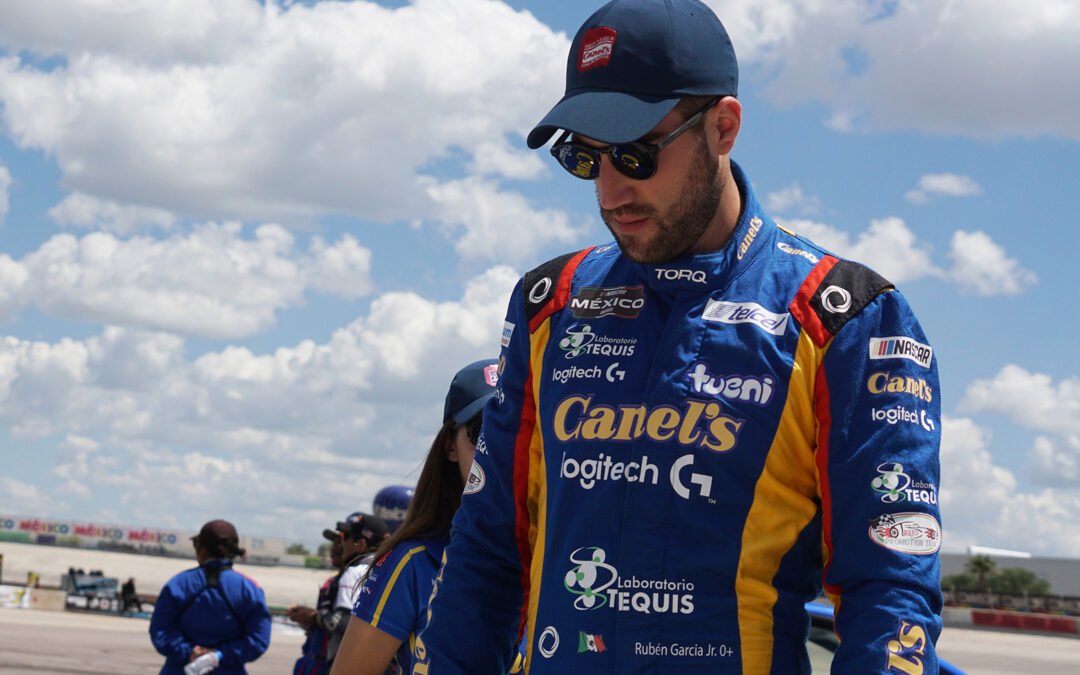 Rubén García Jr. por Otra Victoria en Ovalo Ecocentro, Fecha 9 de NASCAR México