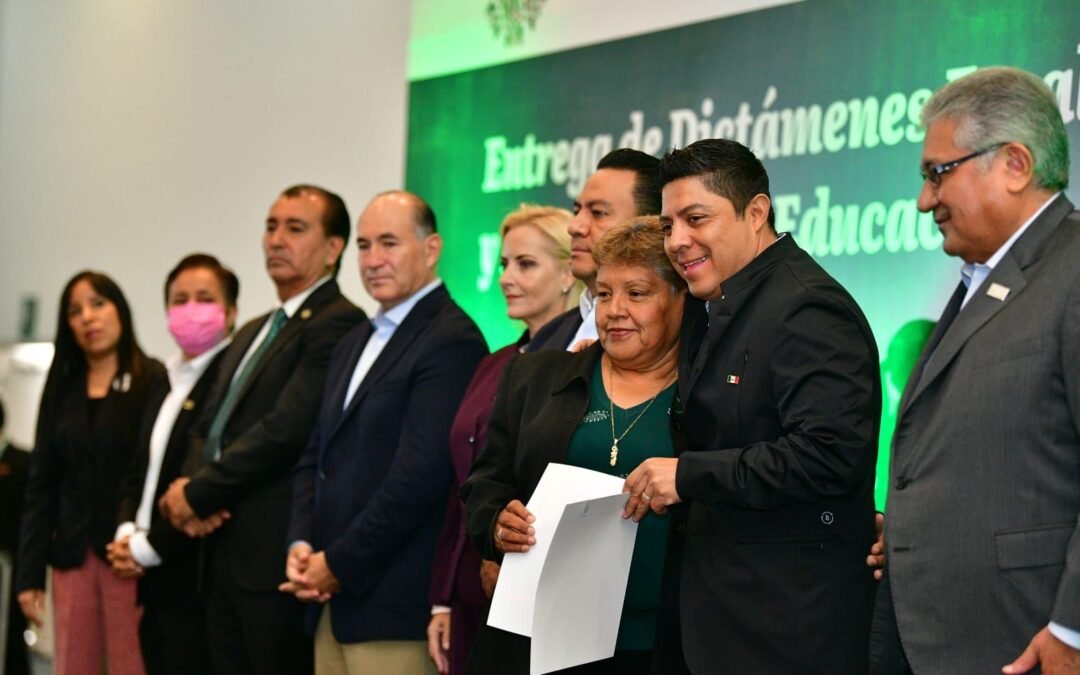 REAFIRMA GOBERNADOR RICARDO GALLARDO COMPROMISO CON LA EDUCACIÓN