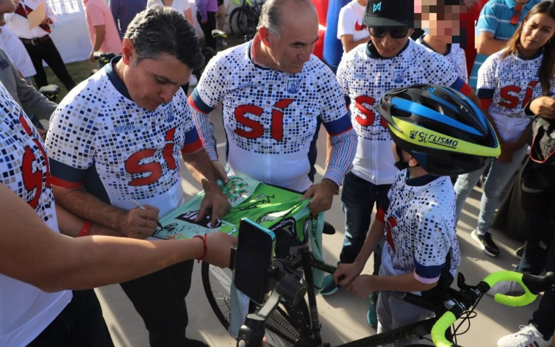 El ciclista internacional Nairo Quintana motiva a la niñez y juventud potosina a mantenerse en el deporte