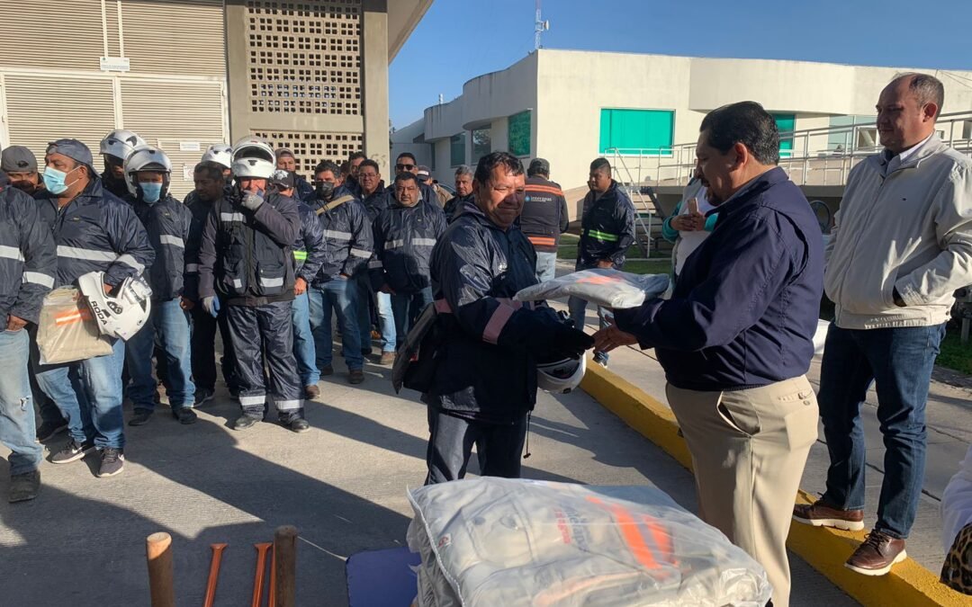 RECIBEN TRABAJADORES DEL INTERAPAS, EQUIPO DE PROTECCIÓN PERSONAL
