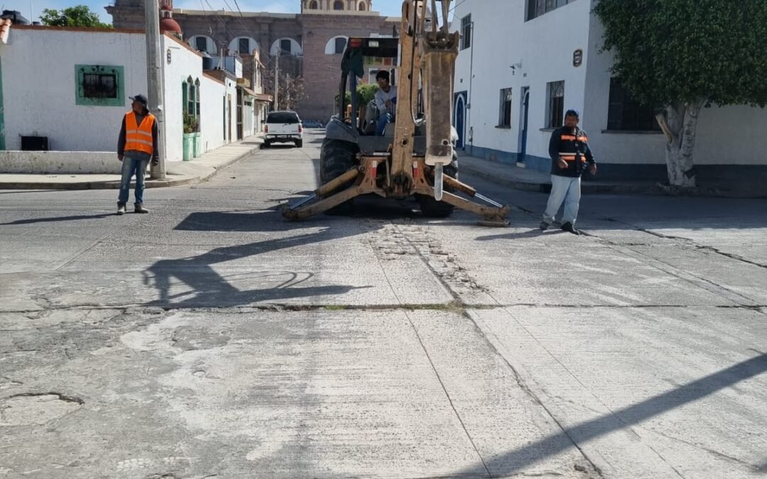 COMIENZA LA REPOSICIÓN DE 64 METROS DE DRENAJE EN LA COLONIA NIÑOS HÉROES