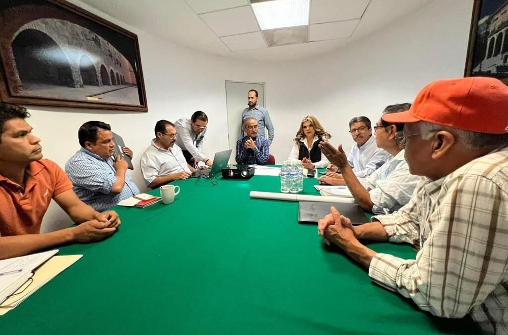 Regidora Ángeles Hermosillo mantiene gestiones para concretar obras hidráulicas