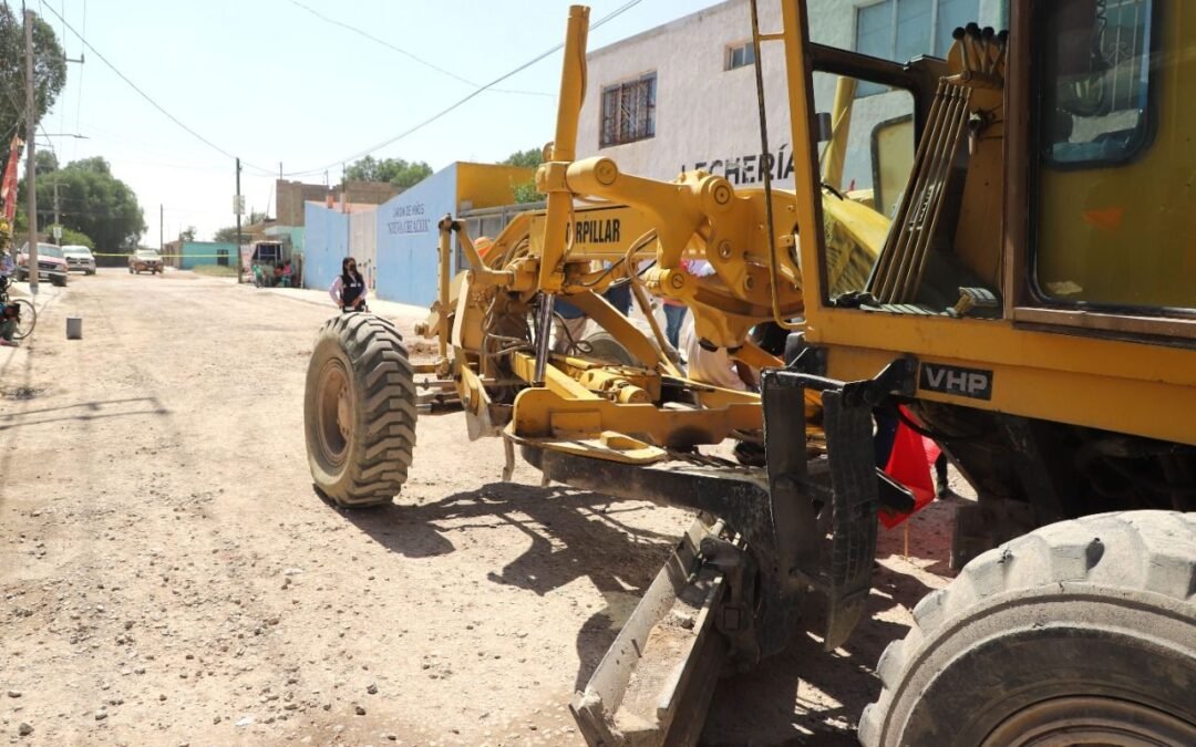 “Vialidades PotoSÍnas en tu colonia” llega a Los Magueyes, con la pavimentación de la calle Xoconostle