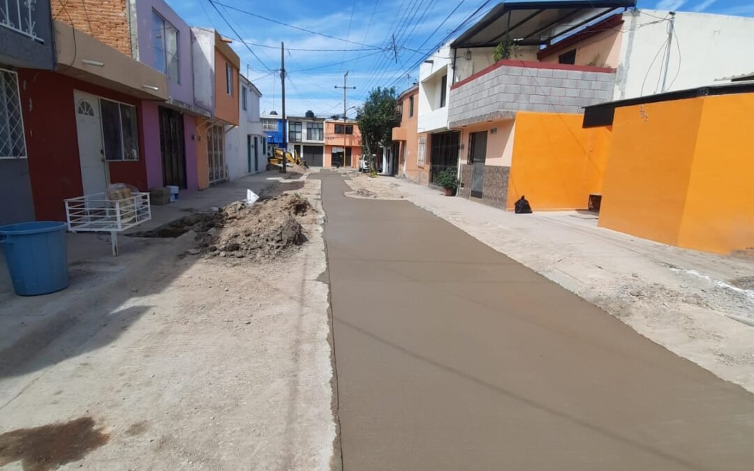 REPONE INTERAPAS DRENAJE COLAPSADO EN LA UNIDAD HABITACIONAL MANUEL JOSÉ OTHÓN