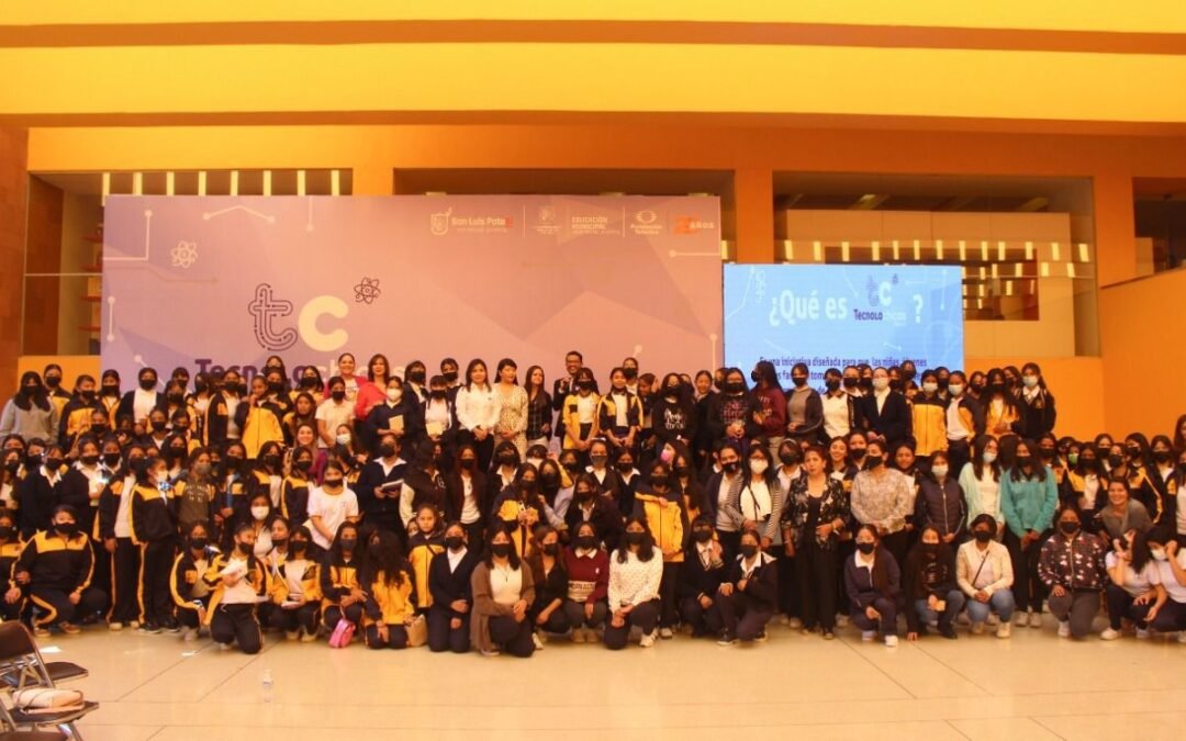 Ayuntamiento fomenta el estudio de ciencias y tecnologías entre  estudiantes municipales con el Programa Tecnolochicas