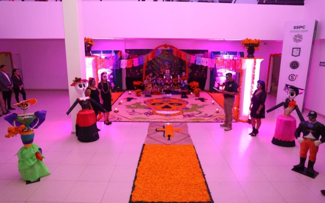 SSPCE HONRA A POLICÍAS FALLECIDOS CON TRADICIONAL ALTAR