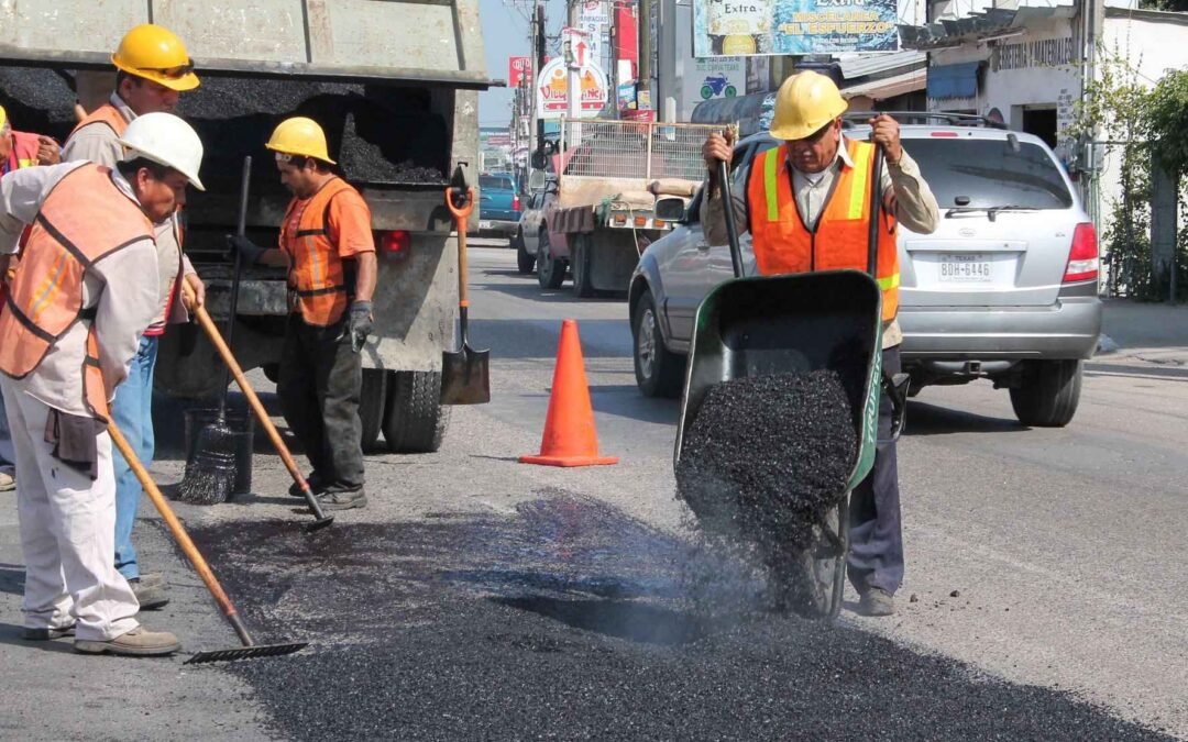 Gobierno de la Capital sigue en el rescate de las calles de la ciudad, con trabajos de bacheo emergente
