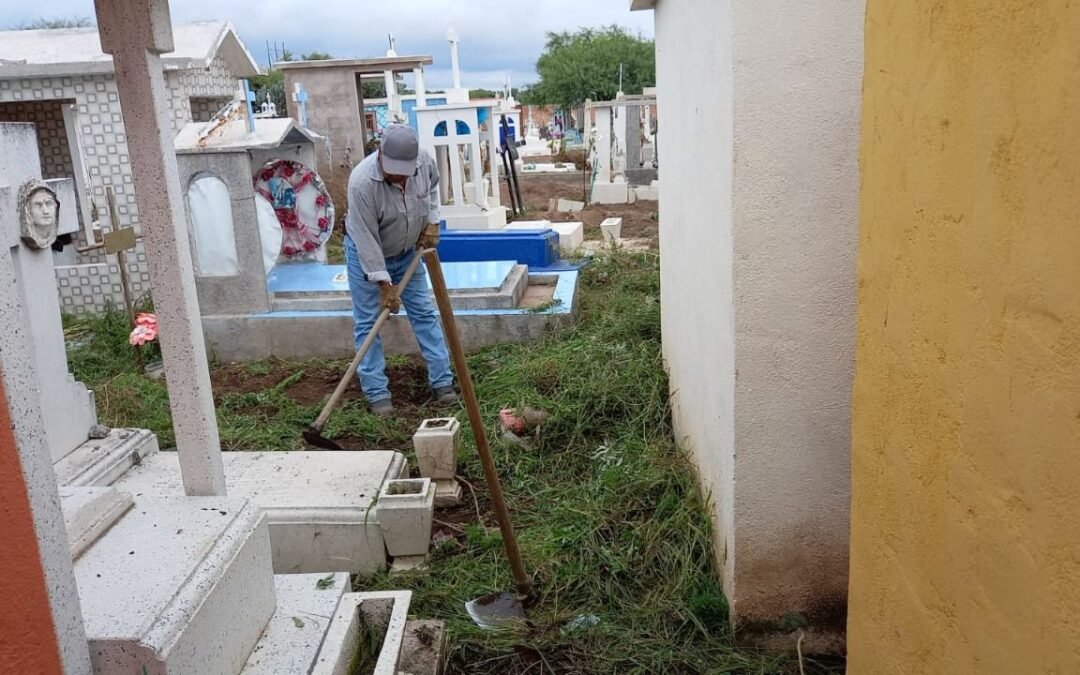 En cementerios de la Delegación de Bocas, se esperan más de 12 mil visitantes en estas fechas