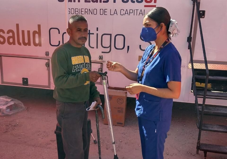 Municipal DIF entrega apoyos técnicos funcionales en «Ruta de la Salud»