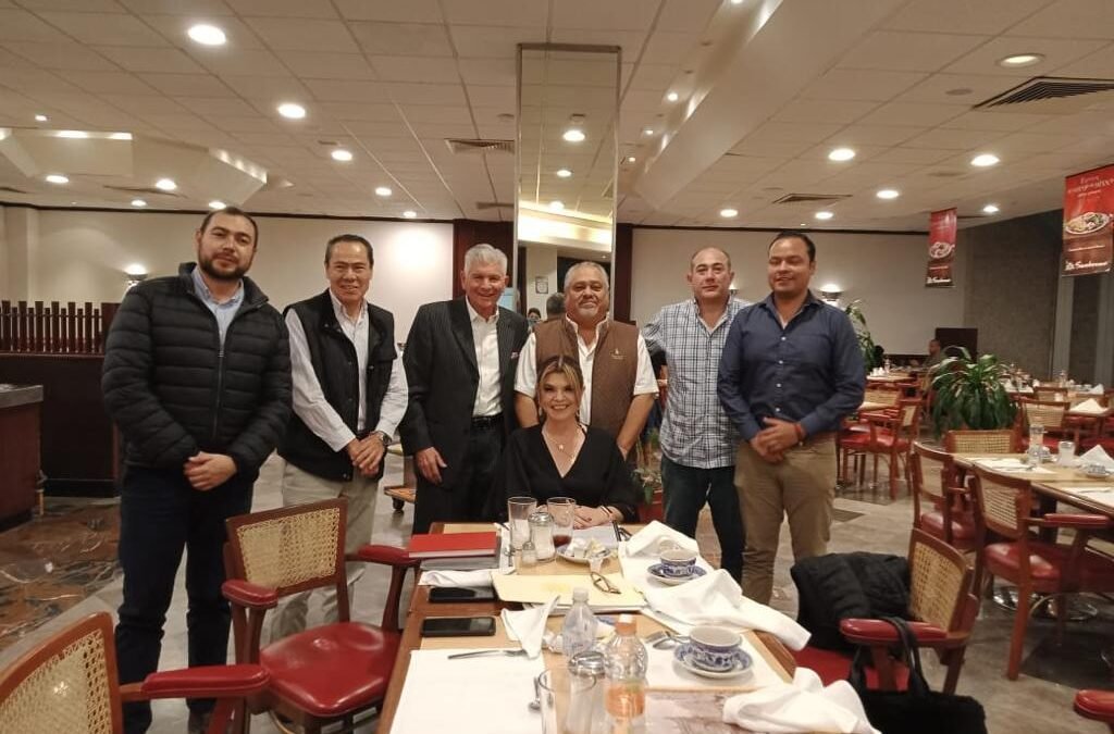 Regidora Ángeles Hermosillo se reúne con constructores e inmobiliarios para impulsar desarrollo urbano sustentable de SLP