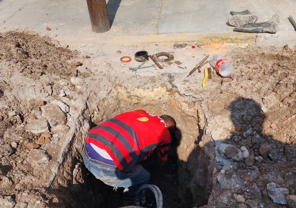 INTERAPAS  sigue dando mantenimiento a la red de agua del fraccionamiento Santuario