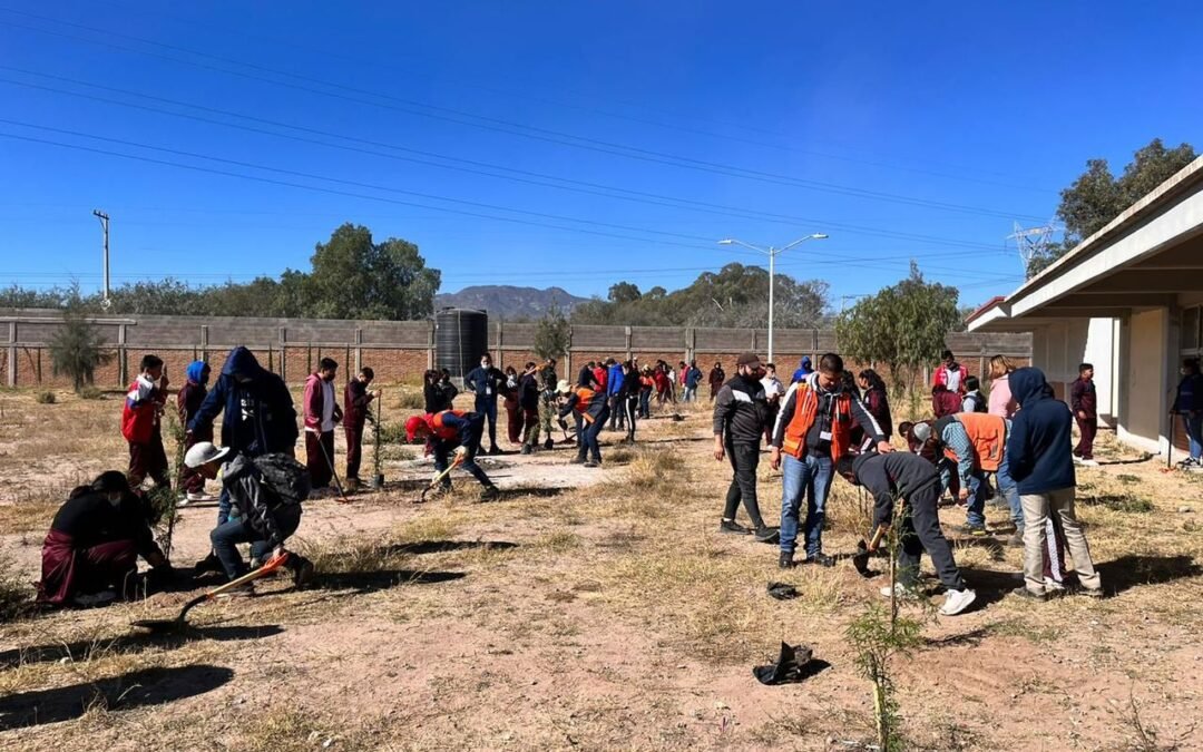Gobierno de la Capital y General Motors unen esfuerzos para reforestar La Pila