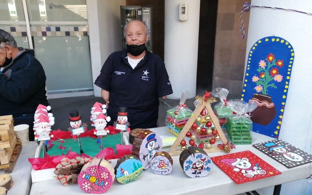 Personas con discapacidad y adultos mayores en»Mercadito Inclusivo, Contigo SÍ»