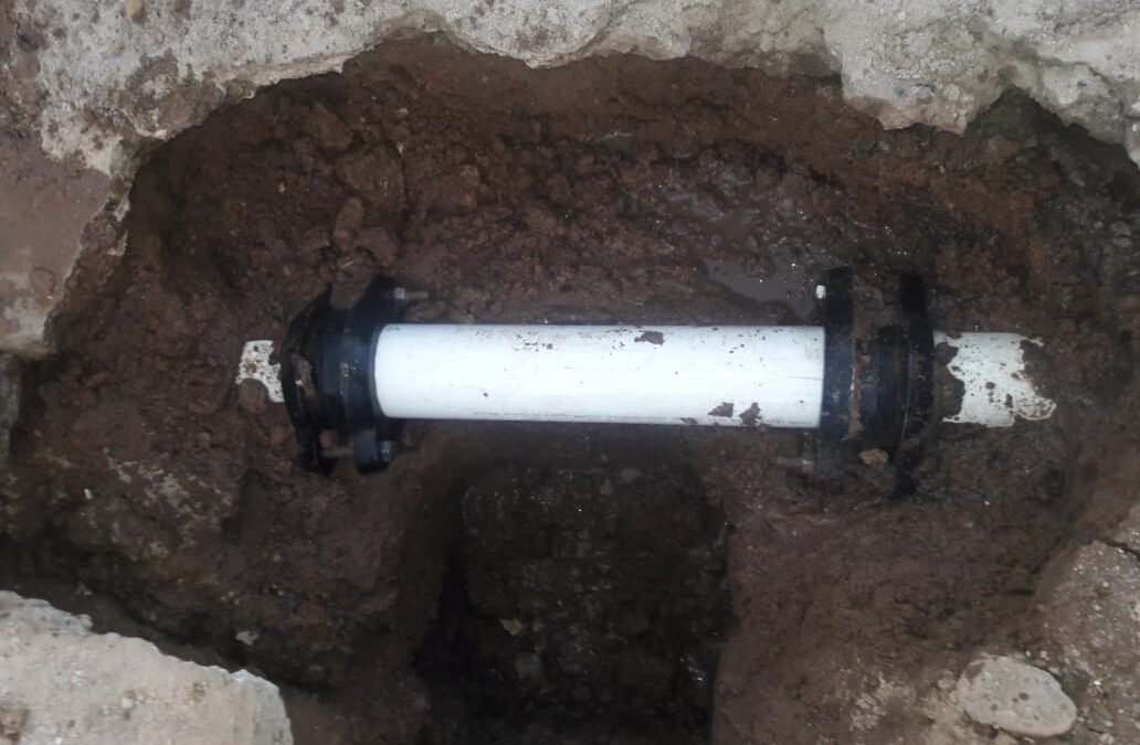 Personal de Interapas Busca Fugas Internas en la Colonia Aeropuerto