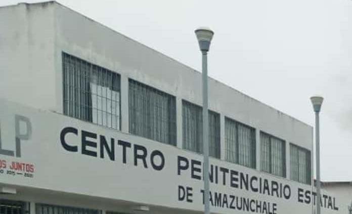 MATAN A DOS PERSONAS CERCA DEL PENAL DE TAMAZUNCHALE