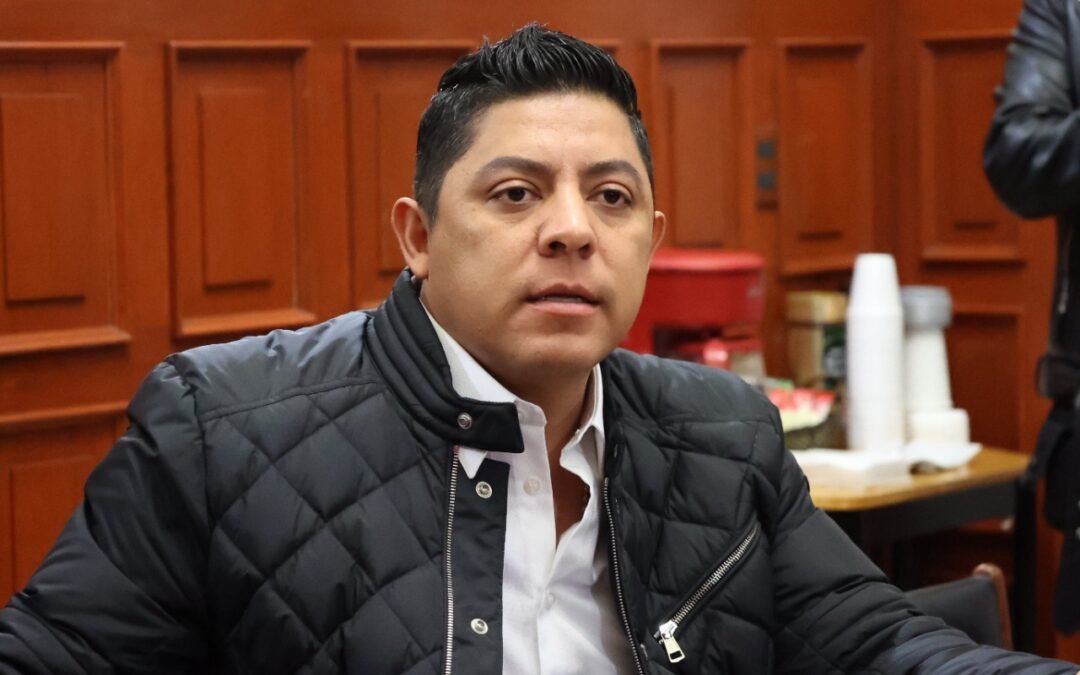 Luego de escamotearle dinero, ahora Gallardo respalda solicitud de Autonomía Financiera de la UASLP