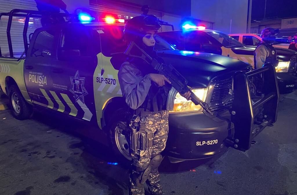 Detiene a pareja por intento de robo a negocio en el Centro Histórico