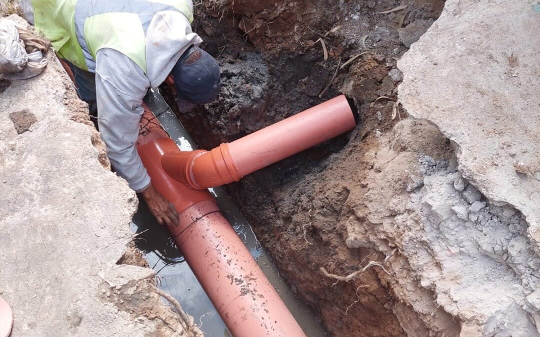Rehabilita interapas infraestructura sanitaria al oriente y poniente de la capital