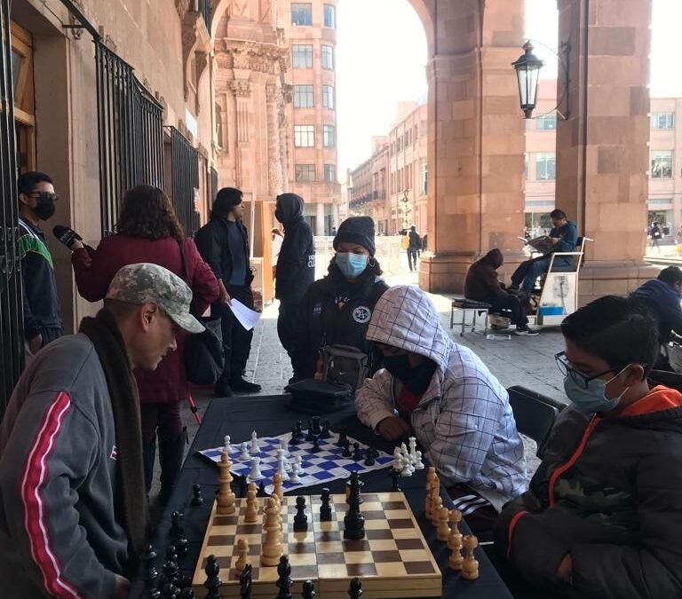 Todo un éxito han resultado los Sábados de Ajedrez en el Centro Cultural Palacio Municipal