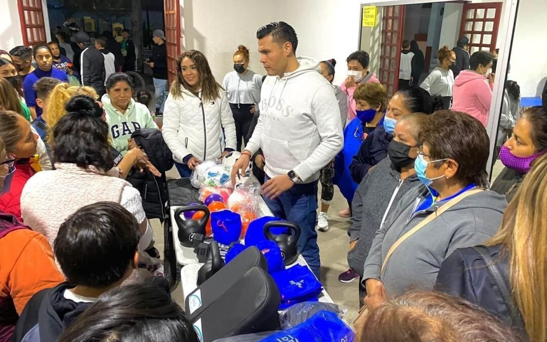 Entregan material deportivo a Centros Deportivos y Comunitarios