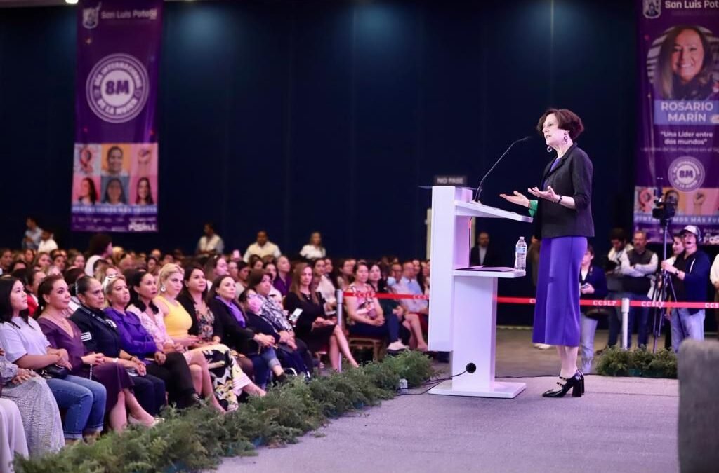 En el 8M, Denise Dresser exhorta a las mujeres potosinas a seguiren la lucha para lograr la igualdad de género
