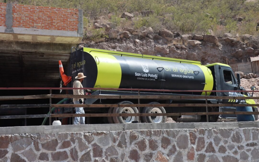 Este viernes, 30 colonias de San Luis Potosí son atendidas con el servicio de reparto de agua
