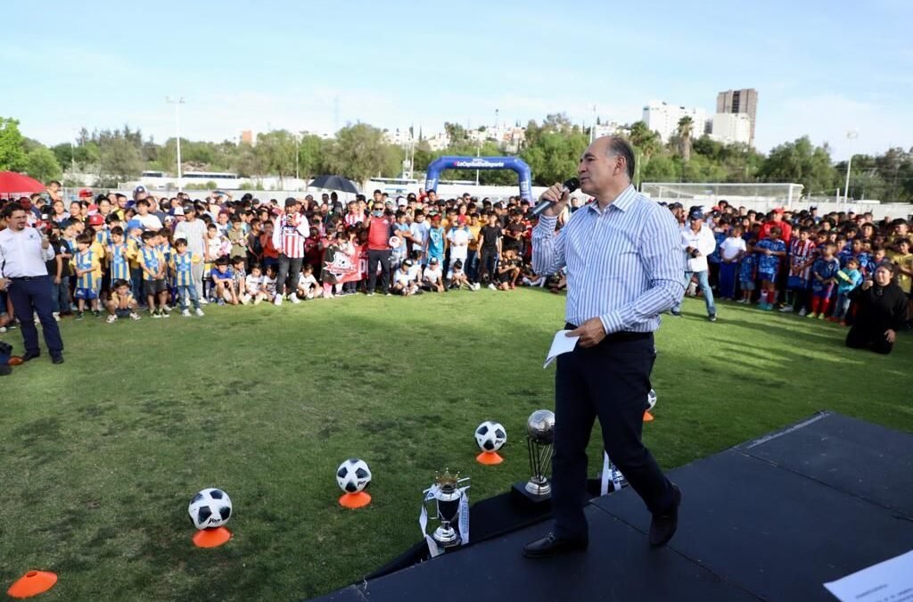 Con más de 600 equipos, el Presidente Municipal Enrique Galindo pone en marcha el Torneo Intercolonias Copa San Luis Rey 2023