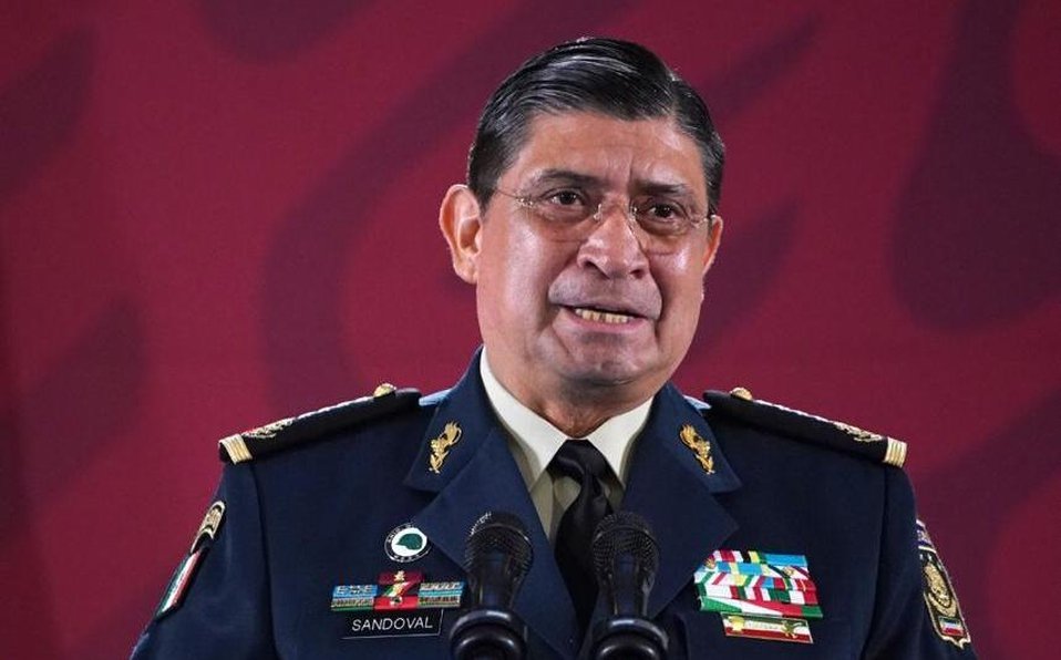 LUJOSOS VIAJES DEL SECRETARIO DE LA DEFENSA CRECENCIO SANDOVAL