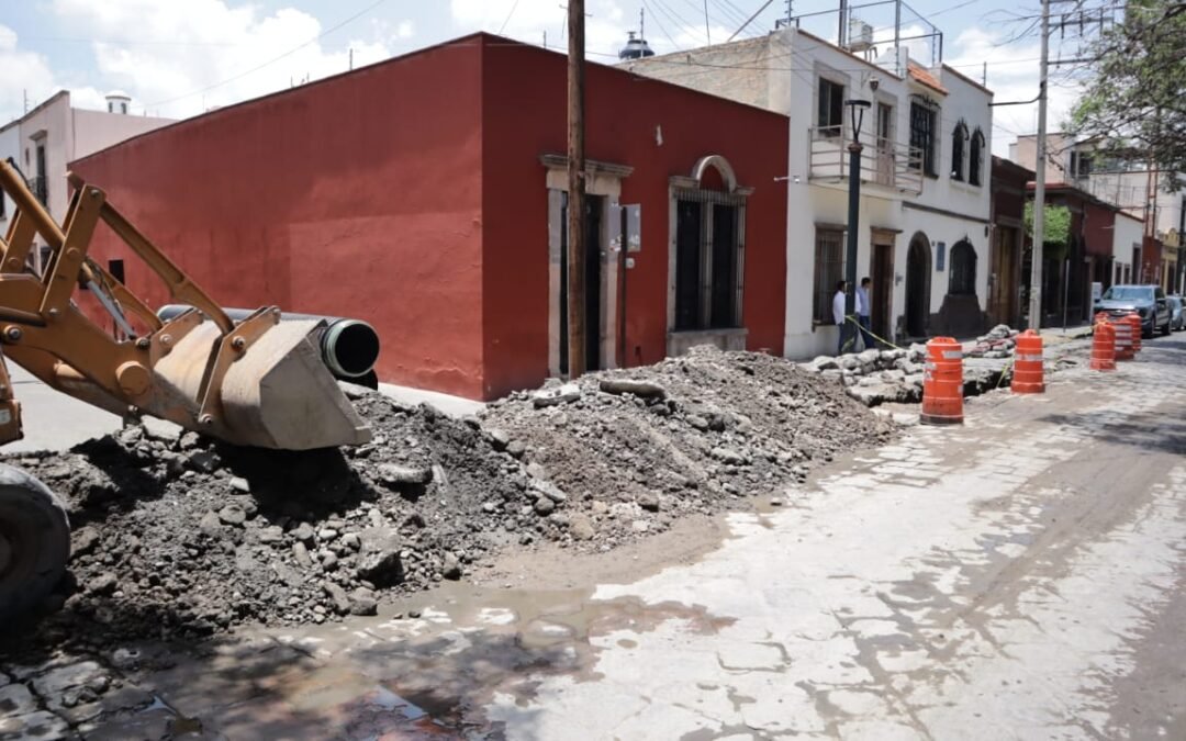ALCANTARILLADO SANITARIO EN LA CALZADA DE GUADALUPE QUEDARÁ LISTO EN DIEZ DÍAS