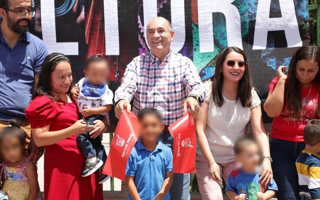 Alcalde Enrique Galindo inaugura la exposición “Detrás de una sonrisa”, sobre el trabajo con pacientes con labio paladar hendido