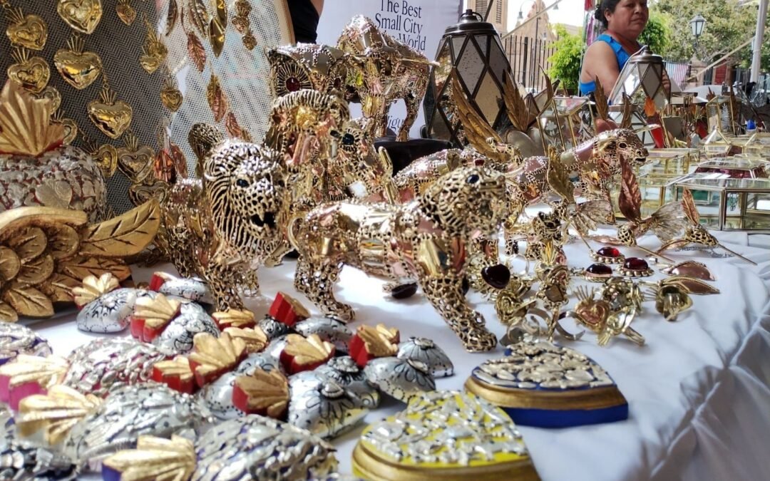 En Plaza de Aranzazú se encuentra el Pabellón Artesanal de las Ciudades Mexicanas Patrimonio Mundial