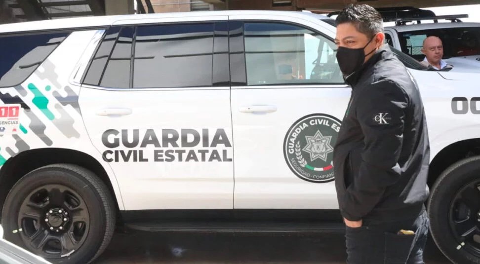 SE VAN A LA PLAYA LUJOSAS PATRULLAS DE GALLARDO
