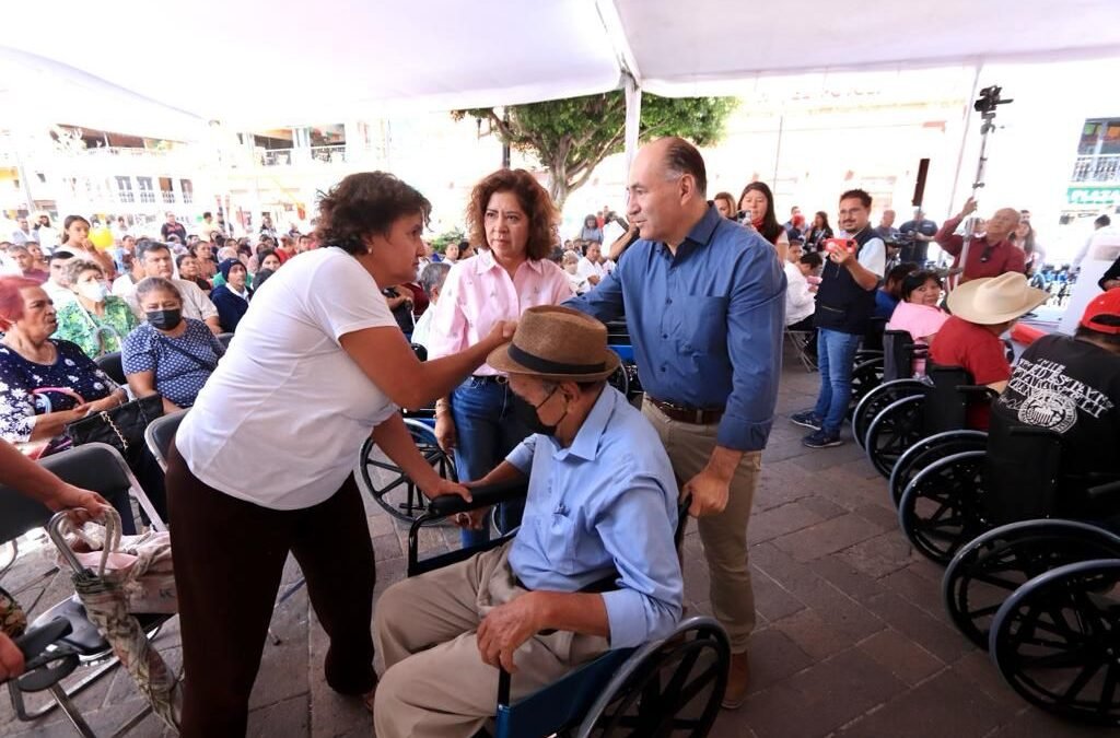 Presidenta del DIF Capitalino, Estela Arriaga y el Alcalde Galindo elevan la calidad de vida de potosinas y potosinos con discapacidad y adultos mayores